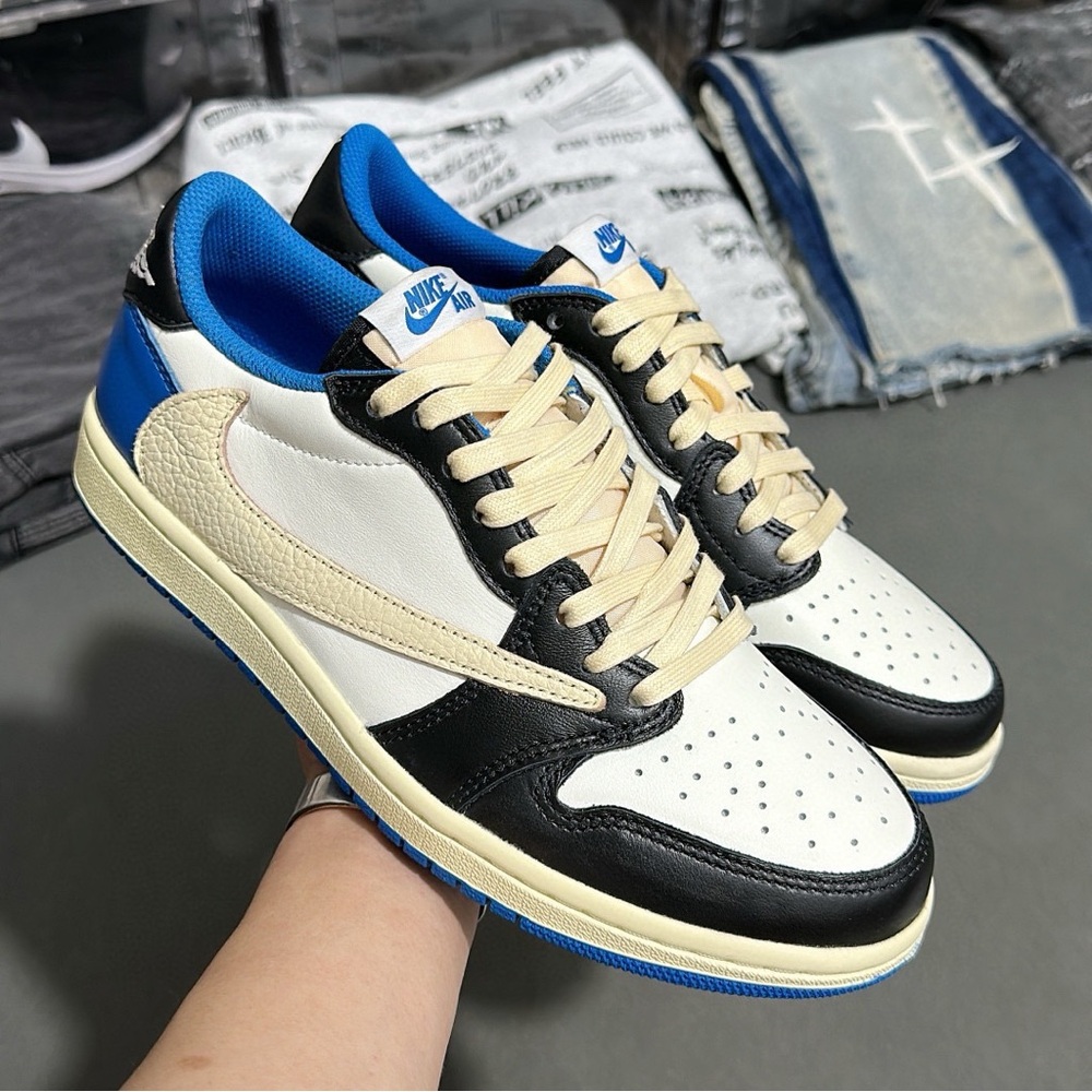 Jordan Women's Black and Blue Sneakers